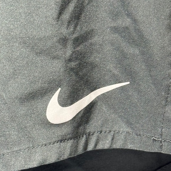 Nike Dri-FIT Running Athletic Shorts Zipper Pocket Reflective Details‎ L - Picture 1 of 9